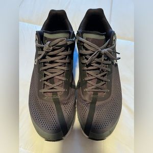 ON running shoes Cloudflow 2